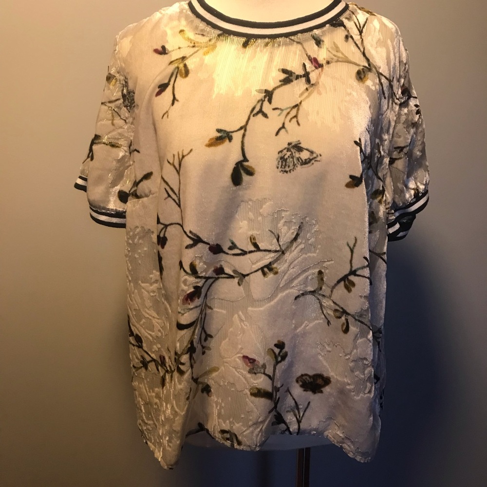 SEMI SHEER TOP LIKE NEW